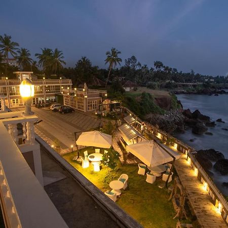 State Beach Resort And Spa Канур Екстериор снимка
