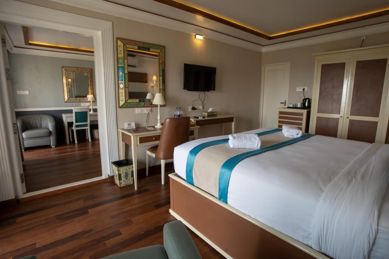 State Beach Resort And Spa Канур Екстериор снимка