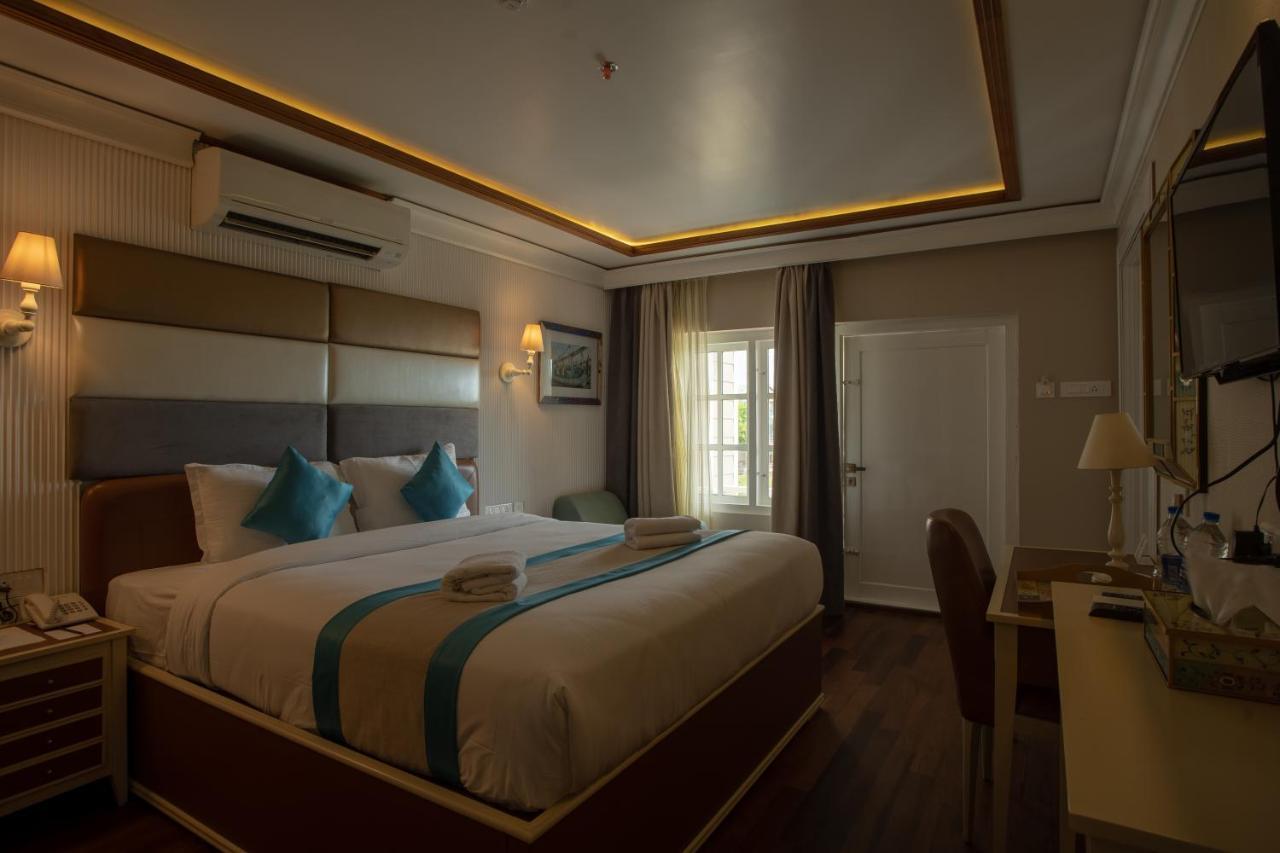 State Beach Resort And Spa Канур Екстериор снимка