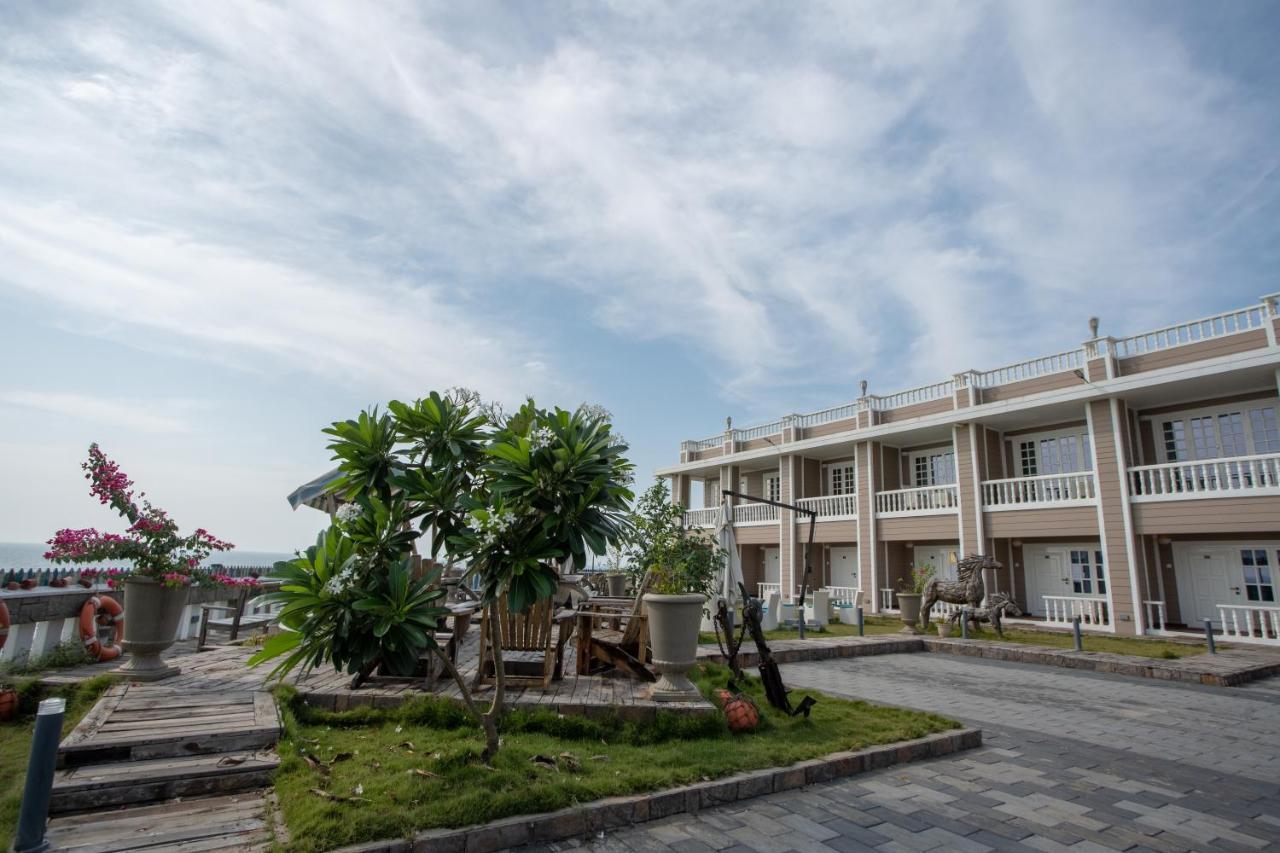 State Beach Resort And Spa Канур Екстериор снимка