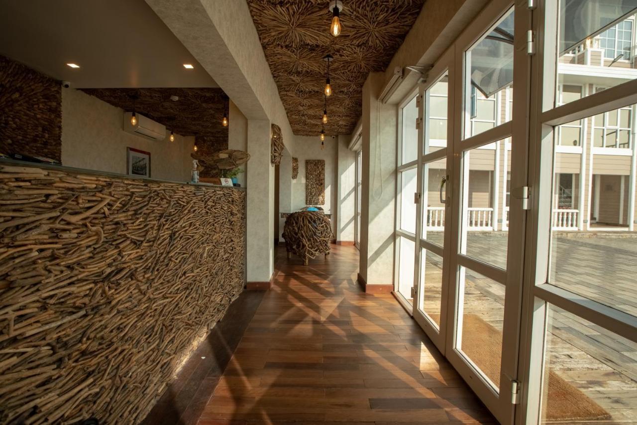 State Beach Resort And Spa Канур Екстериор снимка