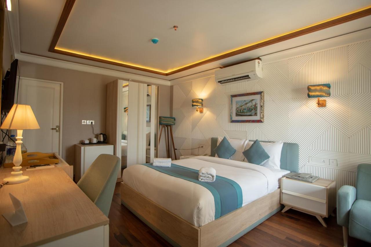 State Beach Resort And Spa Канур Екстериор снимка