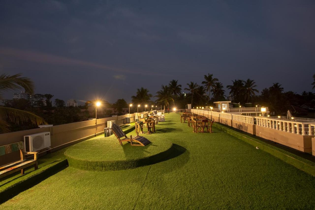 State Beach Resort And Spa Канур Екстериор снимка