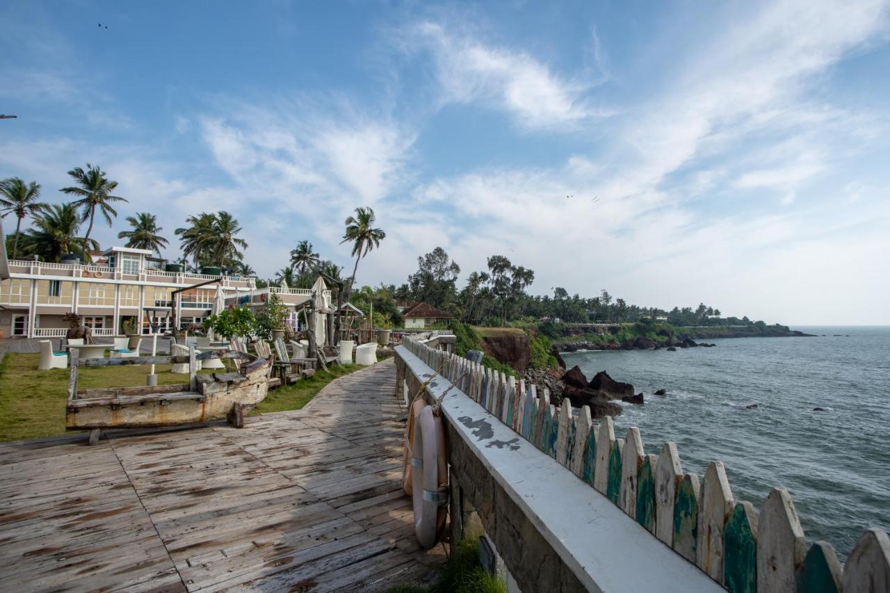 State Beach Resort And Spa Канур Екстериор снимка