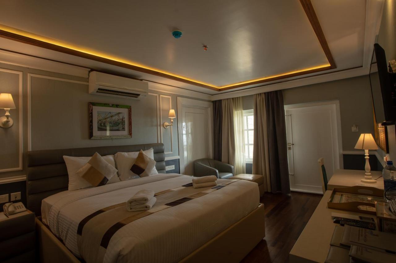 State Beach Resort And Spa Канур Екстериор снимка