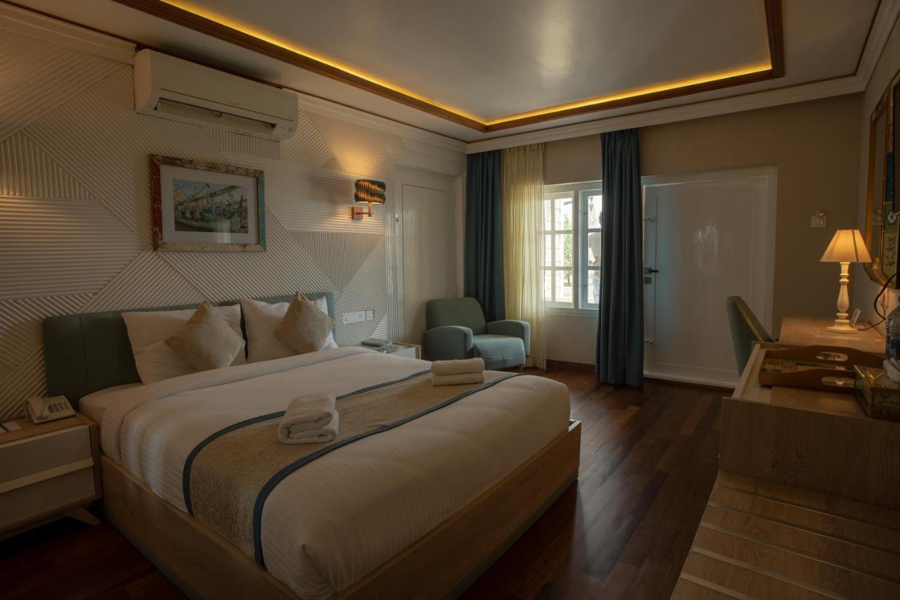 State Beach Resort And Spa Канур Екстериор снимка