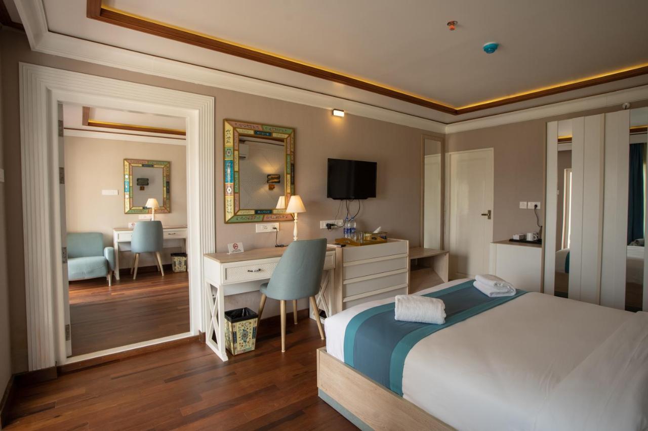 State Beach Resort And Spa Канур Екстериор снимка