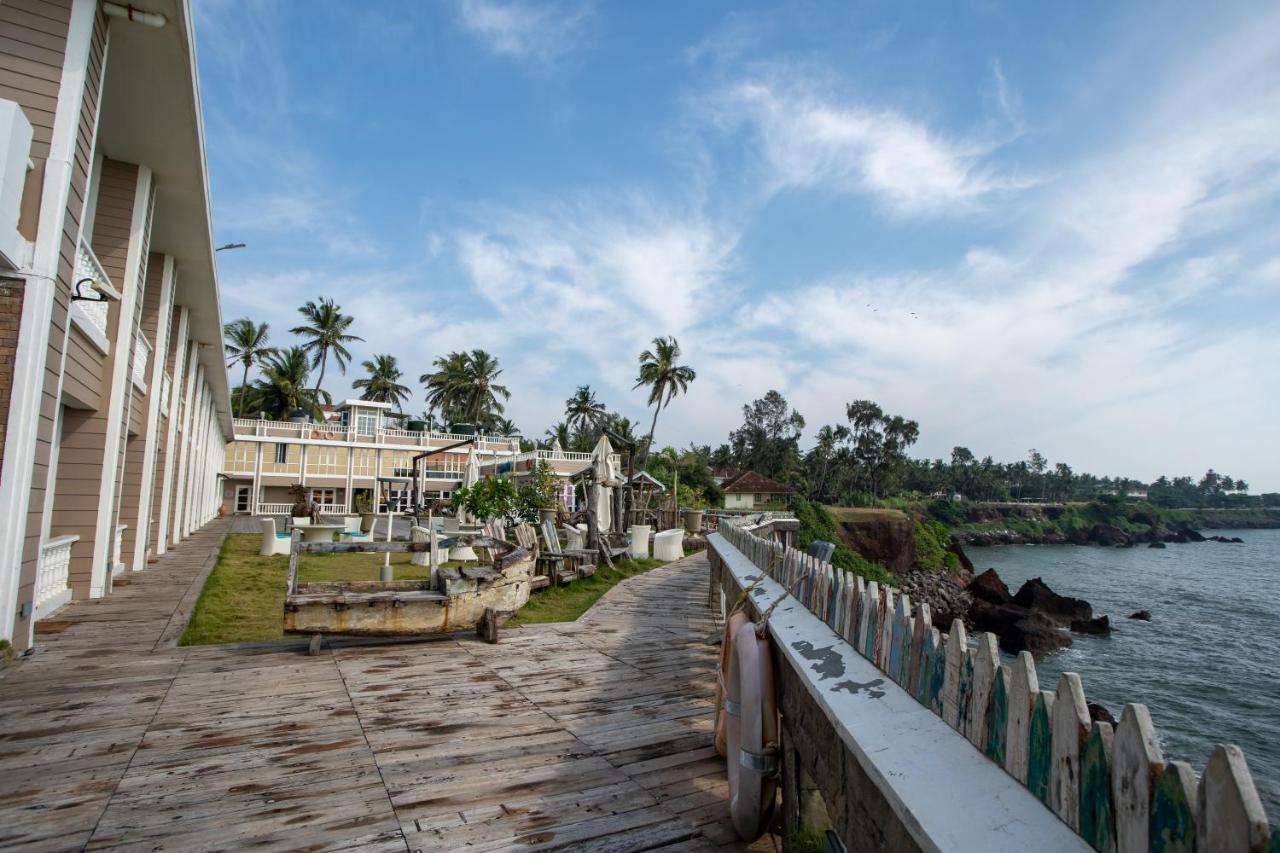 State Beach Resort And Spa Канур Екстериор снимка