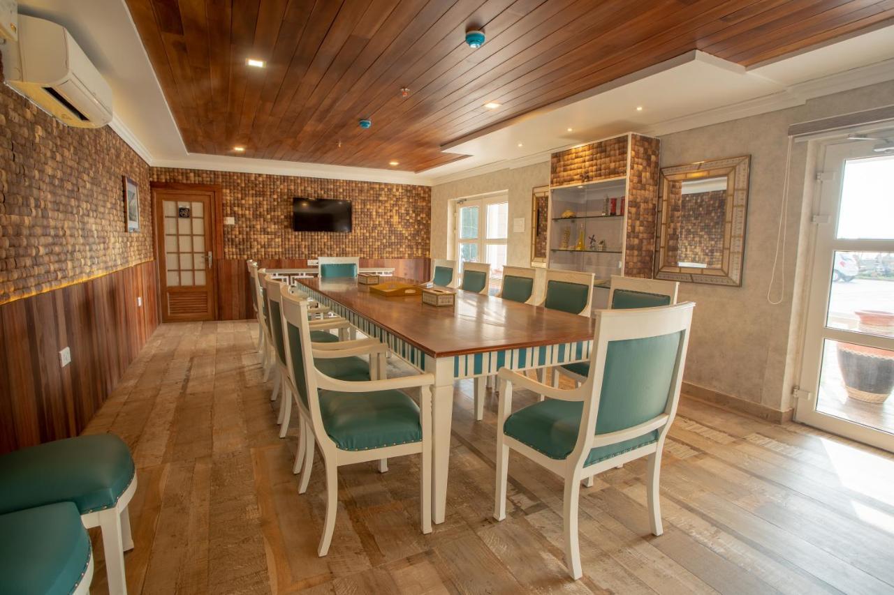 State Beach Resort And Spa Канур Екстериор снимка