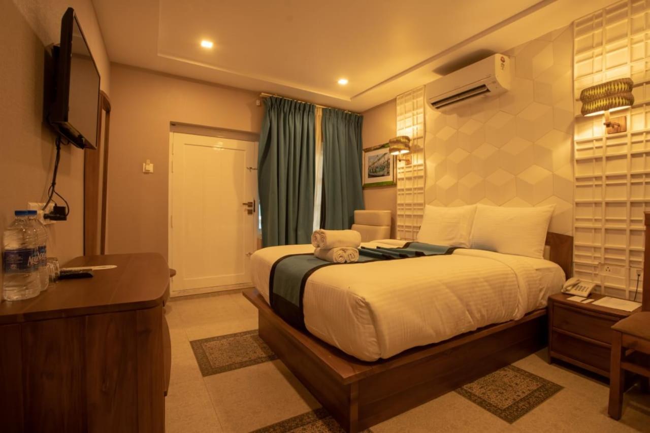 State Beach Resort And Spa Канур Екстериор снимка
